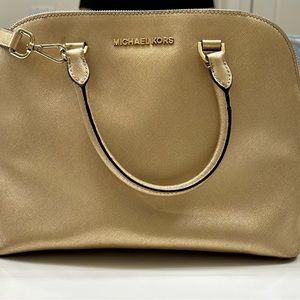 Micheal Kors Cross Body